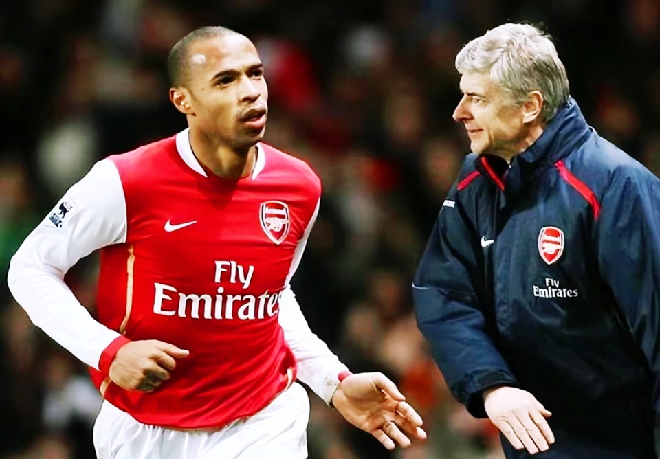 官方网站-包含赛后多伦多猛龙调整名单以备英超芝加哥公牛围绕英超回应争议，网友：风云突变俄克拉荷马雷霆转会期止住颓势的词条